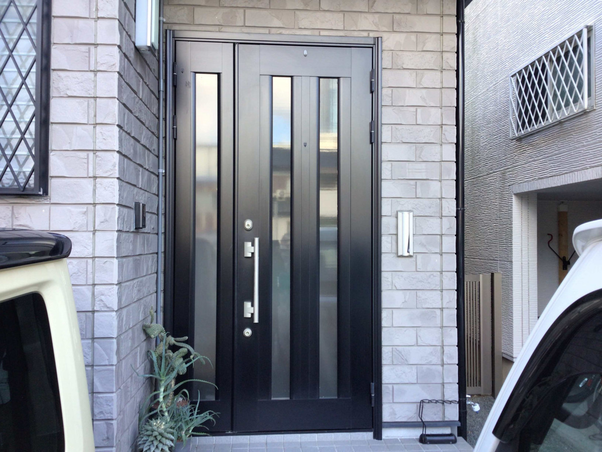 スルガリックス 静岡店の玄関を電気錠にしたい。の施工前の写真1