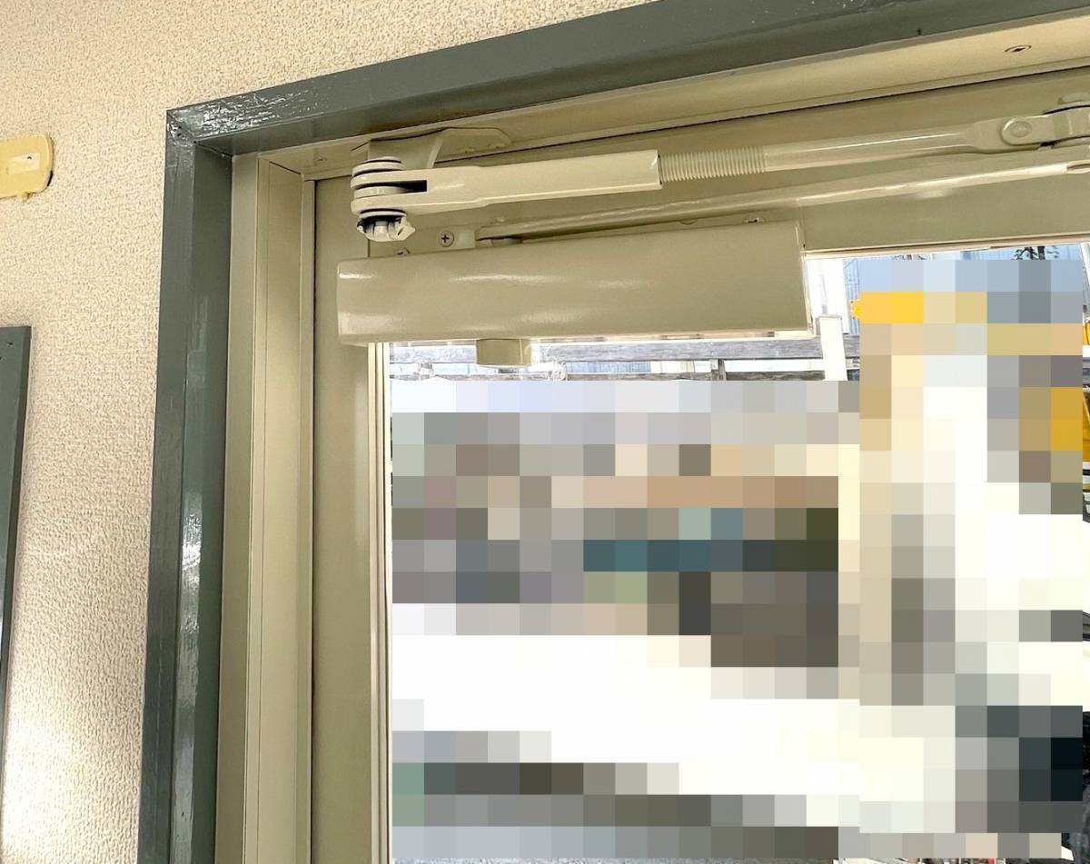 スルガリックス 静岡店の事務所やトイレの入り口ドアを交換したい。の施工後の写真2