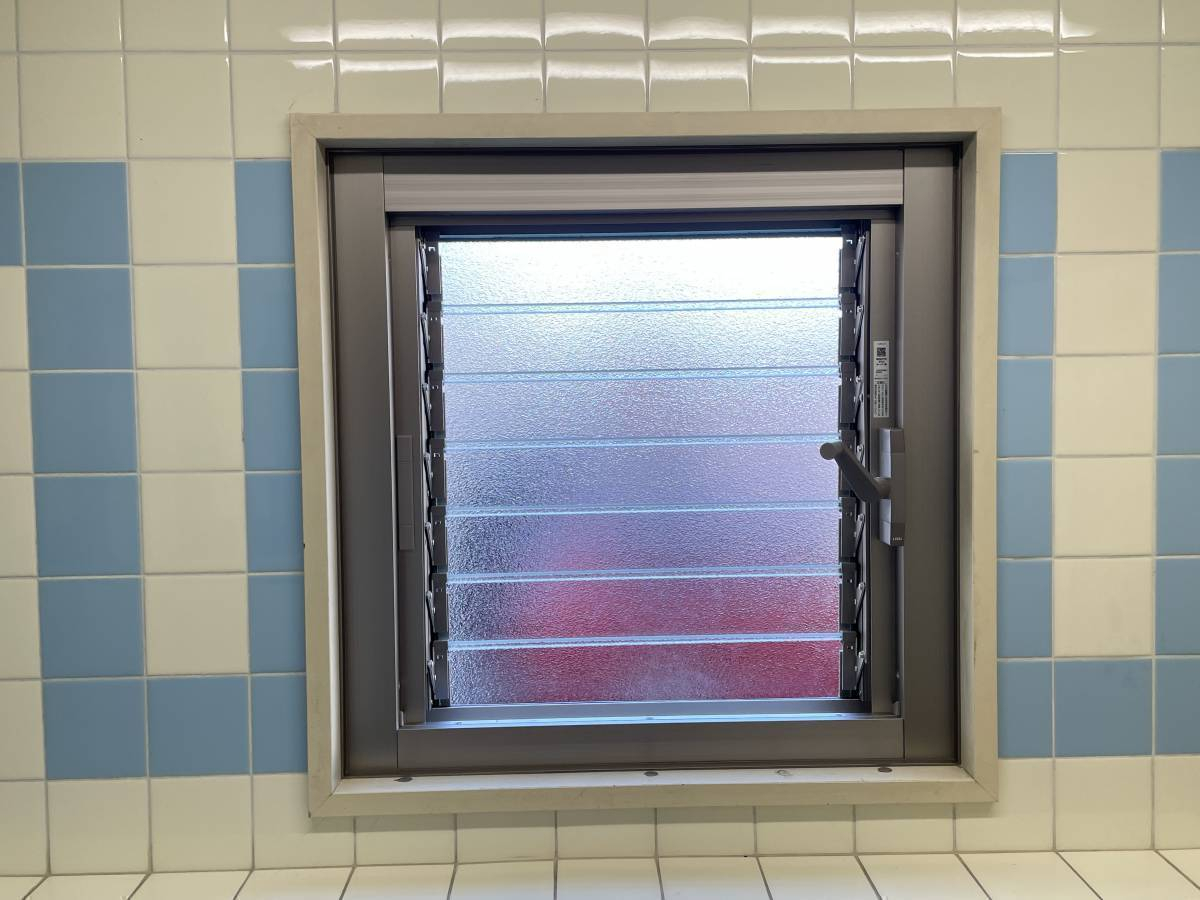 スルガリックス 静岡店の施設のトイレ窓を交換したいの施工後の写真2