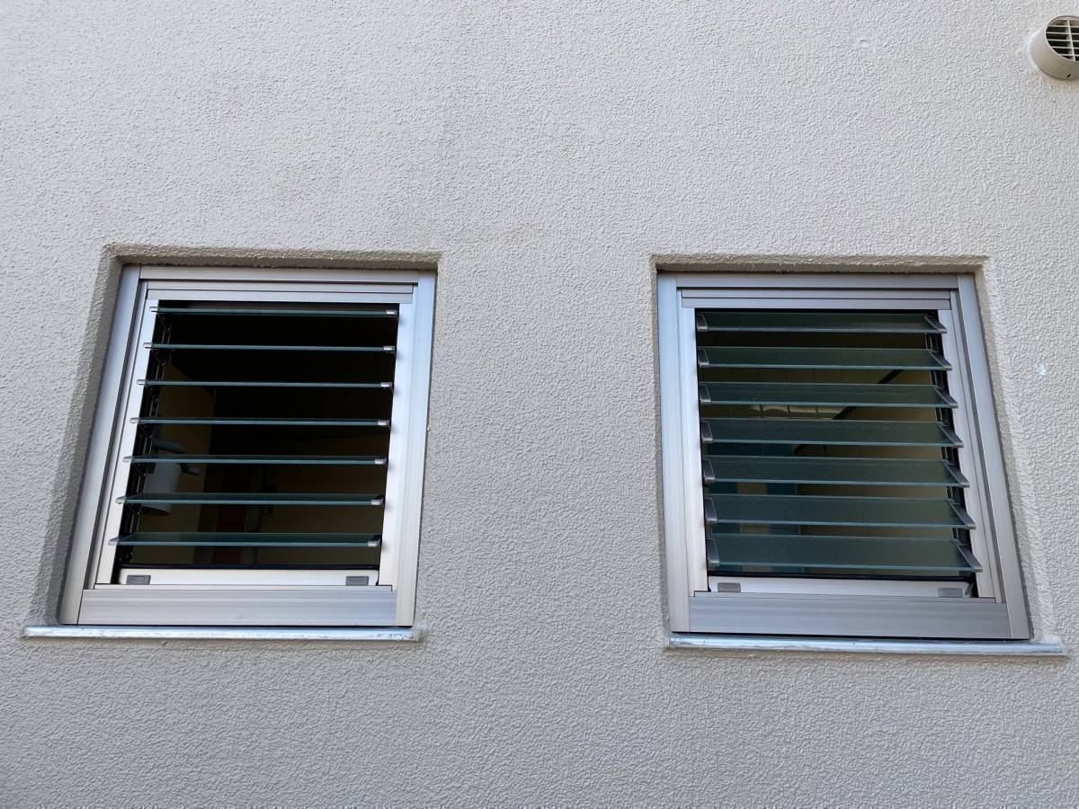 スルガリックス 静岡店の施設のトイレ窓を交換したいの施工後の写真3