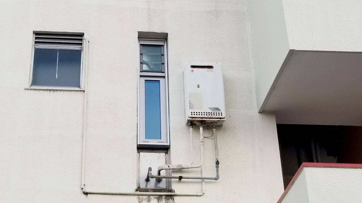 スルガリックス 静岡店の集合住宅共同部の窓が外れてしまったの施工後の写真1