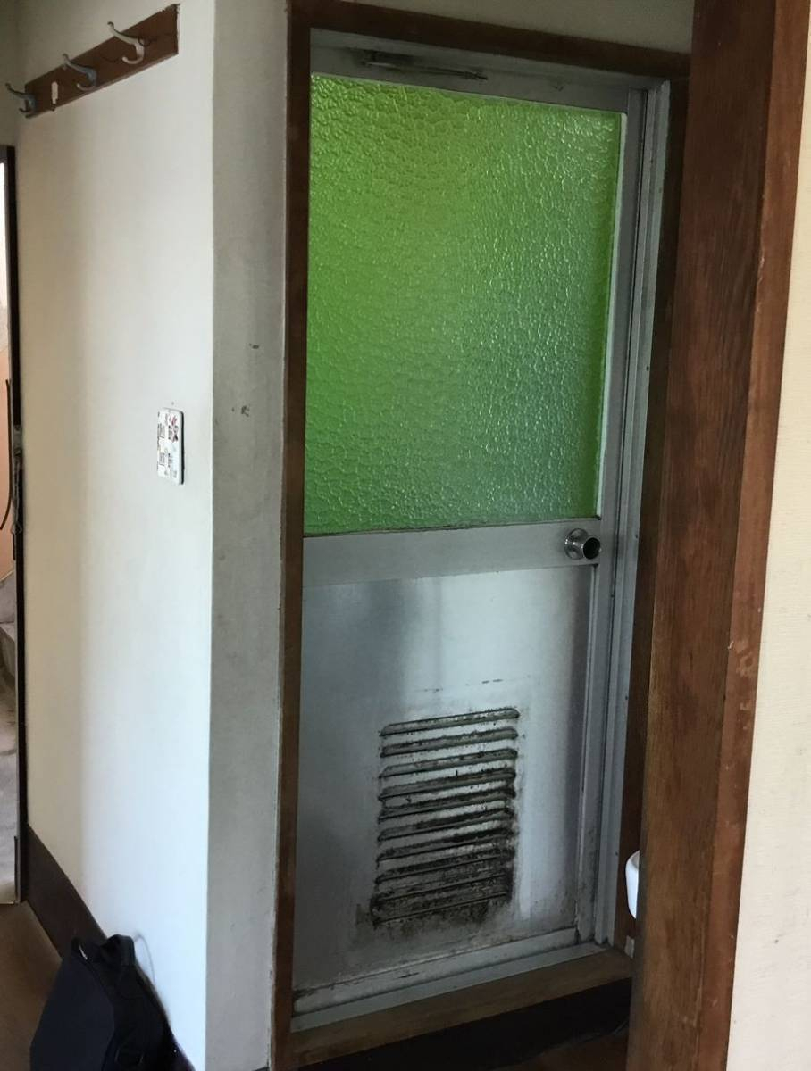 スルガリックス 静岡店のお風呂のドアを交換してほしいの施工前の写真1