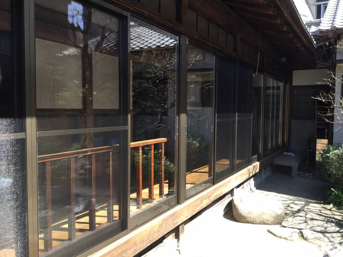 スルガリックス 静岡店の木製の掃き出し窓をアルミ製のものへ交換してほしい。の施工後の写真2