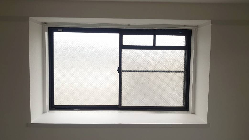 スルガリックス 静岡店のマンションの一室に内窓を付けてほしい。の施工前の写真1