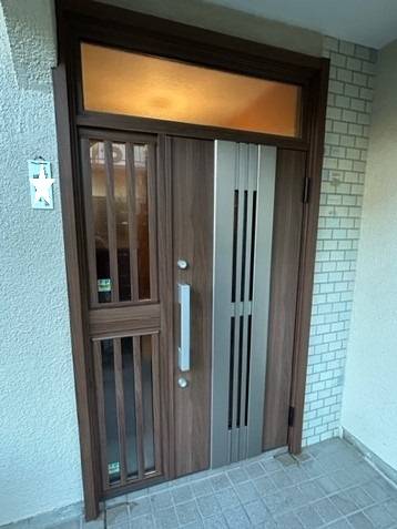協邦の断熱・防犯対策できる玄関にリフォーム‼＜リシェント玄関ドア＞の施工後の写真1