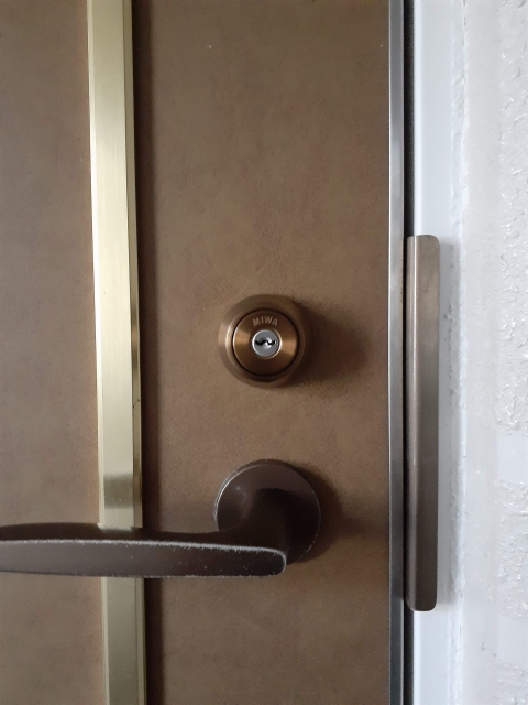 玄関カギリフォームで家をもっと安全に快適に！ 窓みらいのブログ 写真1