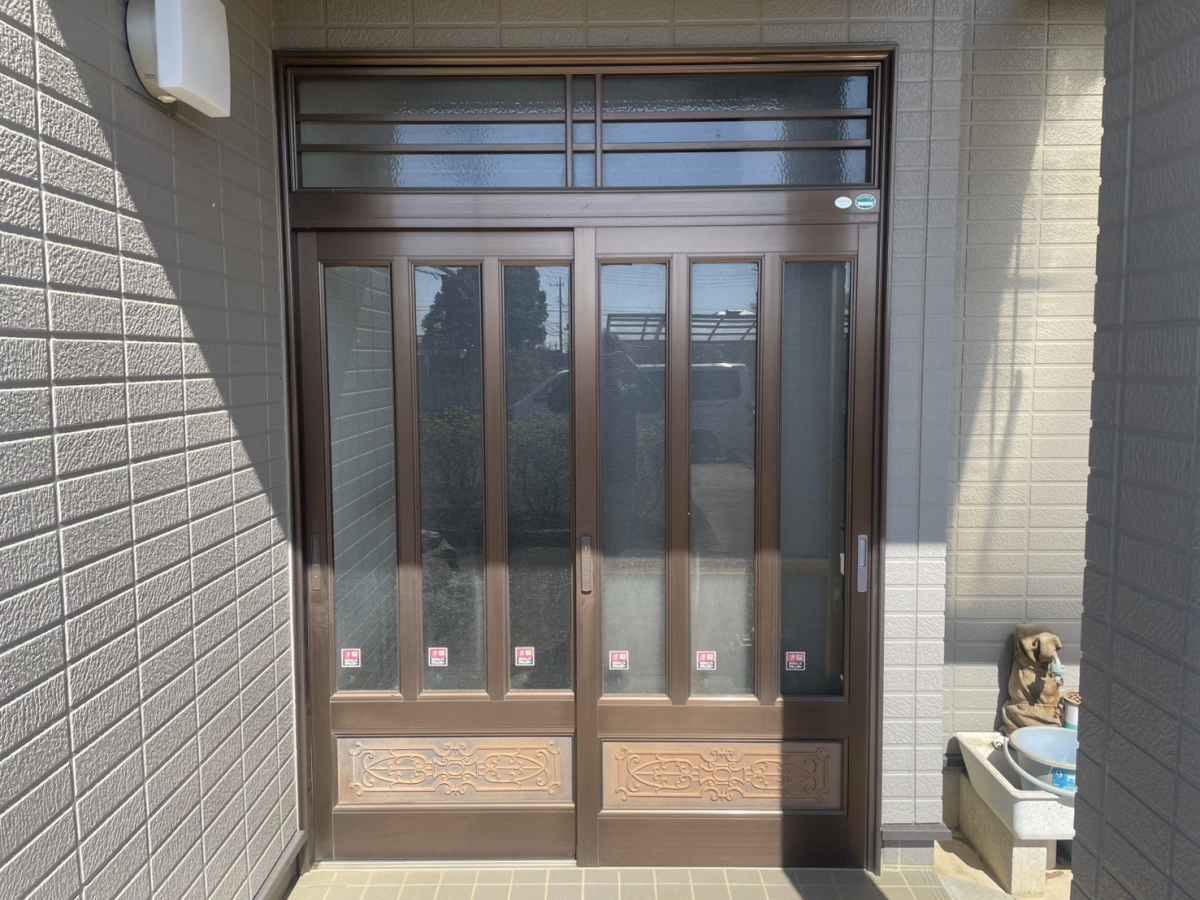 窓みらいの【さいたま市岩槻区】玄関ドアをリフォームしました!の施工前の写真1