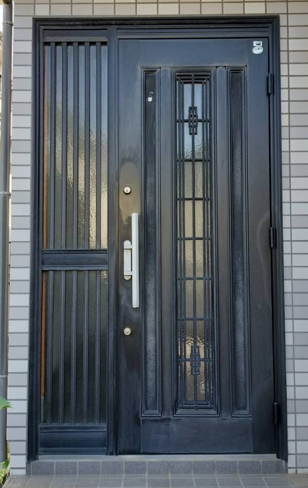 窓みらいの【さいたま市岩槻区】補助金を活用して玄関ドアをリフォームしました!の施工前の写真1