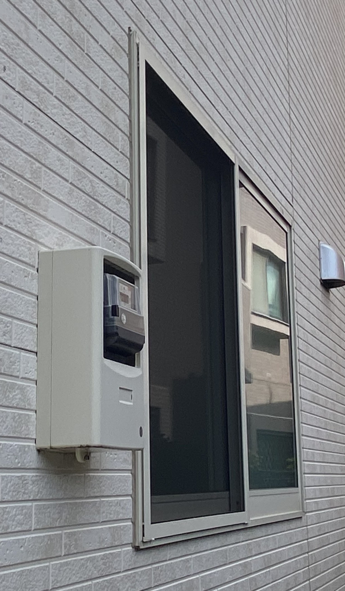 窓みらいの【さいたま市岩槻区】防犯対策に!可動式面格子を取り付けましたの施工前の写真1