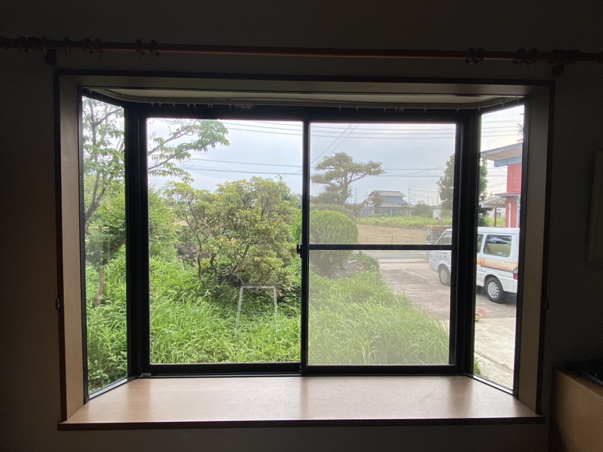 窓みらいの【さいたま市岩槻区】補助金活用で内窓リフォーム!快適な窓辺に変身の施工前の写真1