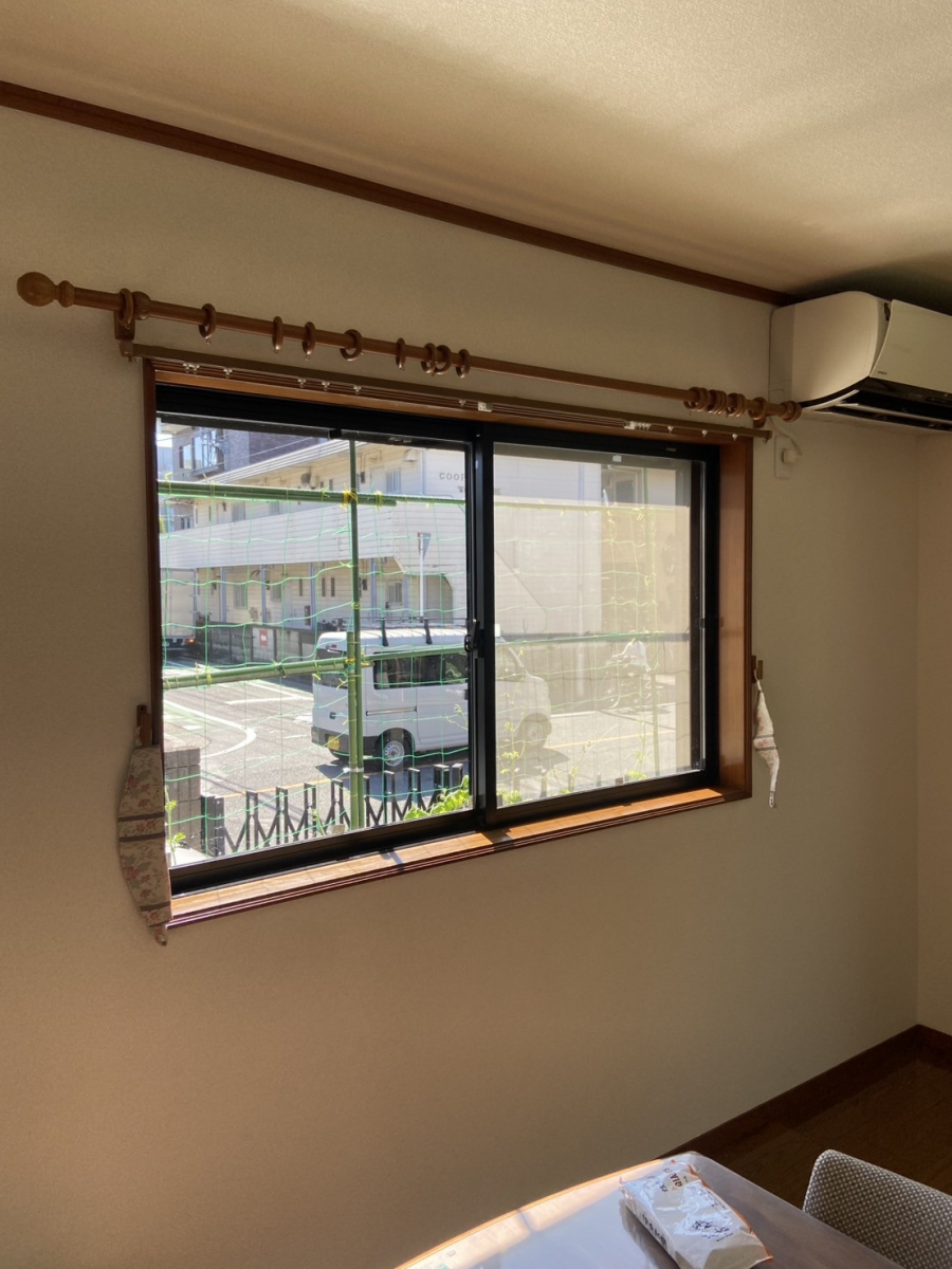 窓みらいの【さいたま市岩槻区】補助金を活用して内窓リフォーム!結露&断熱対策に効果大!の施工前の写真1