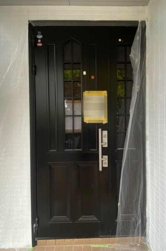 窓みらいの【さいたま市岩槻区】1日で最新の玄関に交換！の施工後の写真1