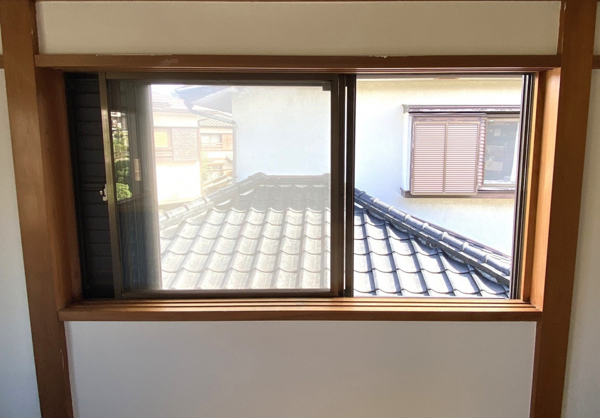 窓みらいの【さいたま市岩槻区】寝室のインプラス内窓リフォーム🌜の施工前の写真1