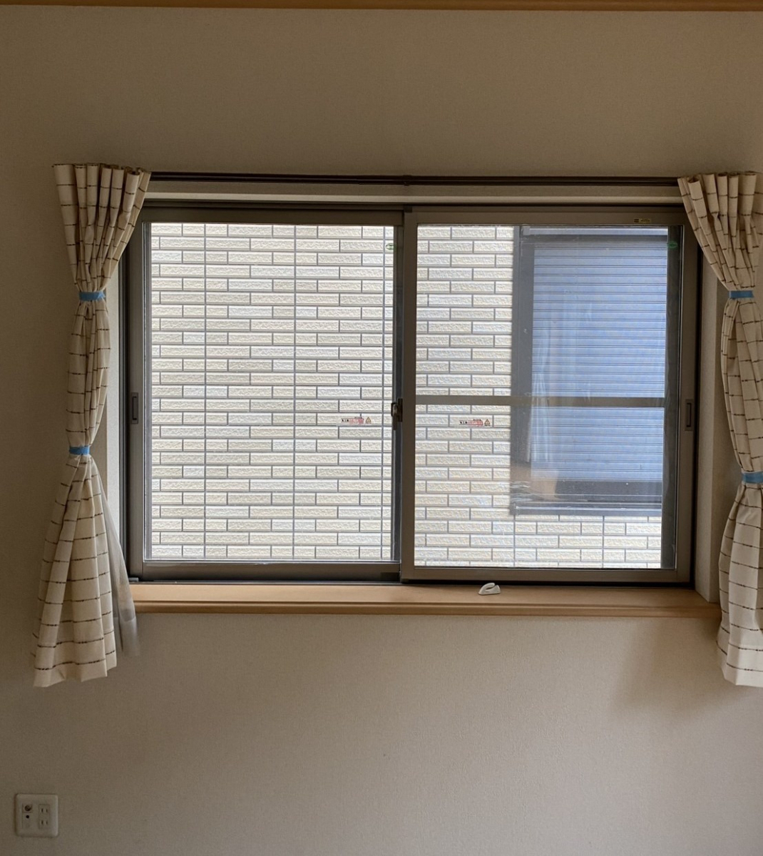 窓みらいの【越谷市】結露ゼロに近づく窓リフォーム『内窓』の施工前の写真1