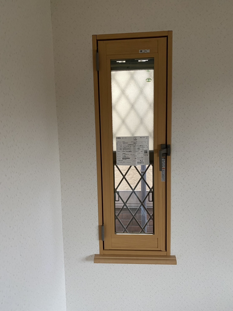 窓みらいの【さいたま市岩槻区】窓を変えずに内窓「インプラス」で快適に👋の施工後の写真1