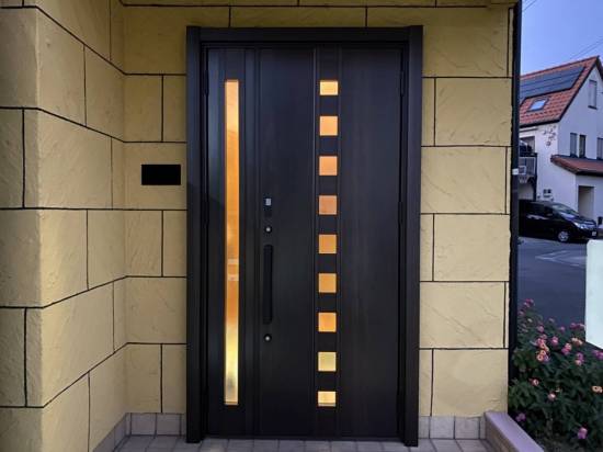 ウッディ大栄トーヨー住器の玄関ドア交換施工事例写真1