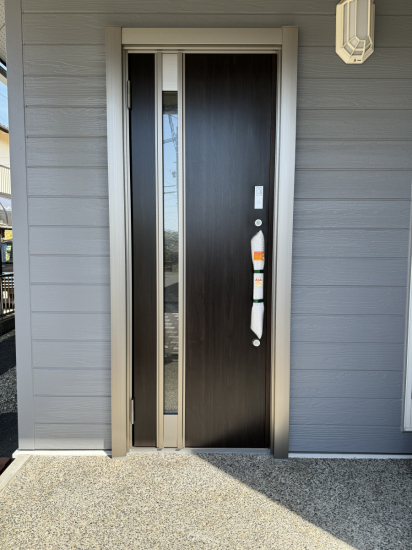 ウメキトーヨー住器の玄関ドアの取替施工事例写真1