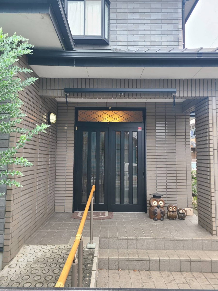 ウメキトーヨー住器の玄関引戸交換工事の施工前の写真1
