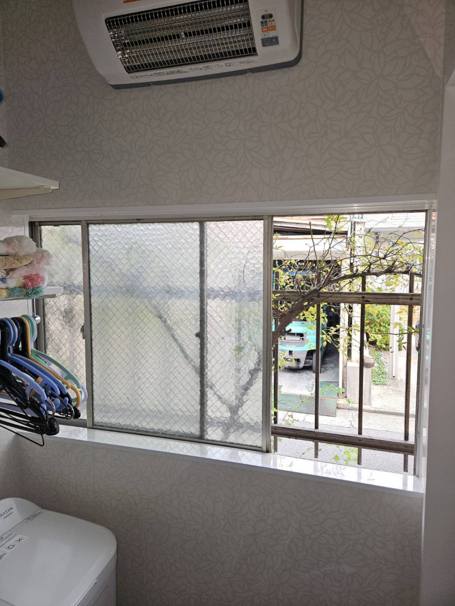 リフォームショップミナトの室内の快適さアップ!洗面所にインプラス設置工事の施工前の写真1