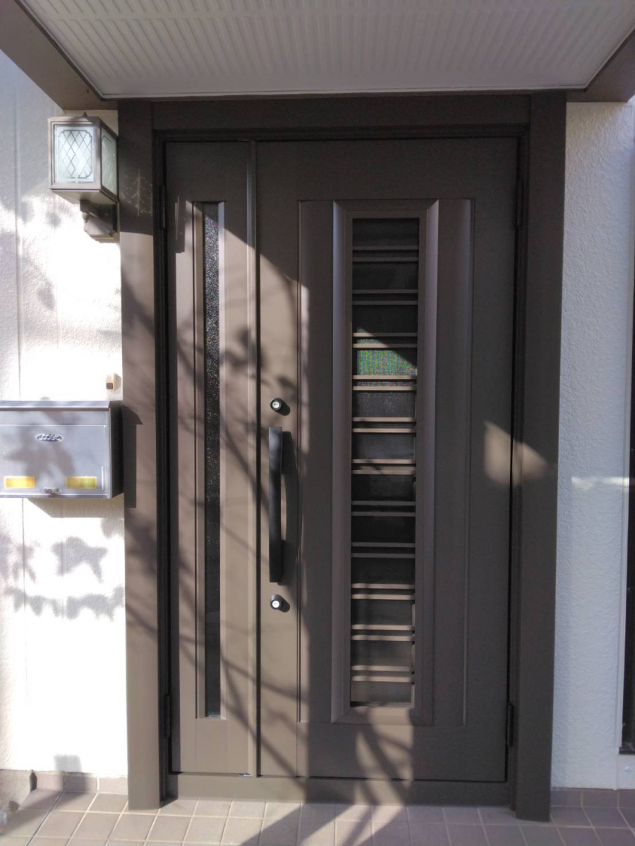 リフォームショップミナトの玄関ドアを新しく✨快適で安心な毎日にの施工後の写真1