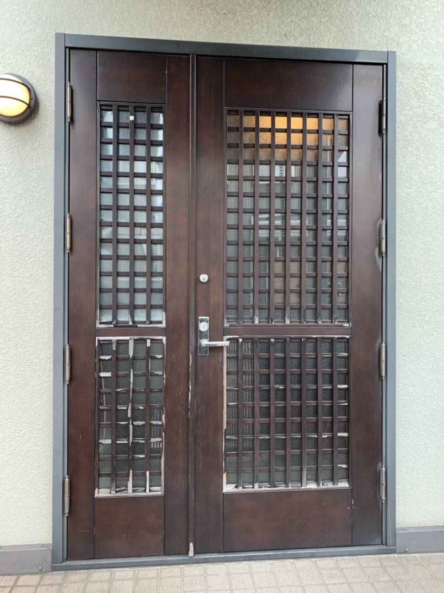 リフォームショップミナトのリシェント玄関ドアの施工前の写真1