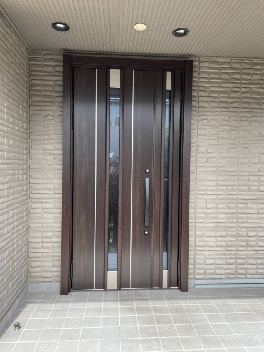 リフォームショップミナトの玄関ドア　リフォーム　の施工後の写真1