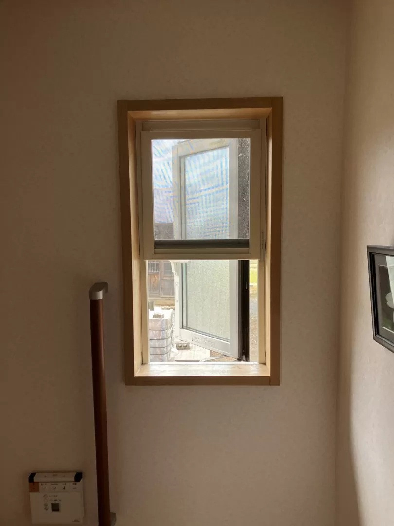 五城目トーヨー住器 能代店の内窓取り付けで断熱の施工前の写真1