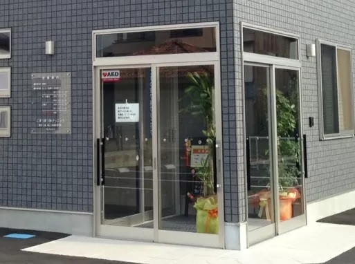 五城目トーヨー住器 能代店の引違い2枚建から片袖2枚引きへ変更の施工前の写真1