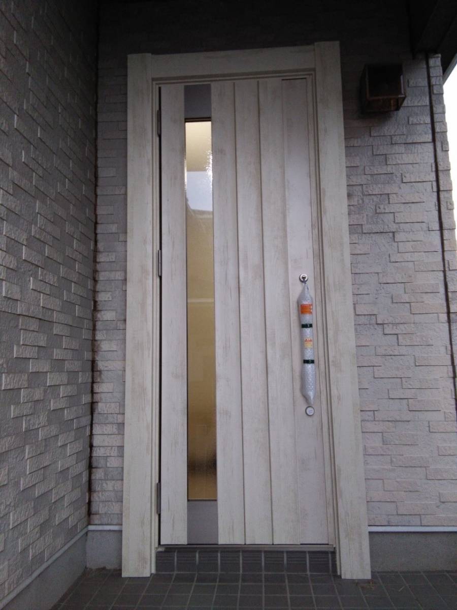 イワセトーヨー住器の蓮田市でリシェント玄関ドア/リクシルを取り付けましたの施工後の写真1