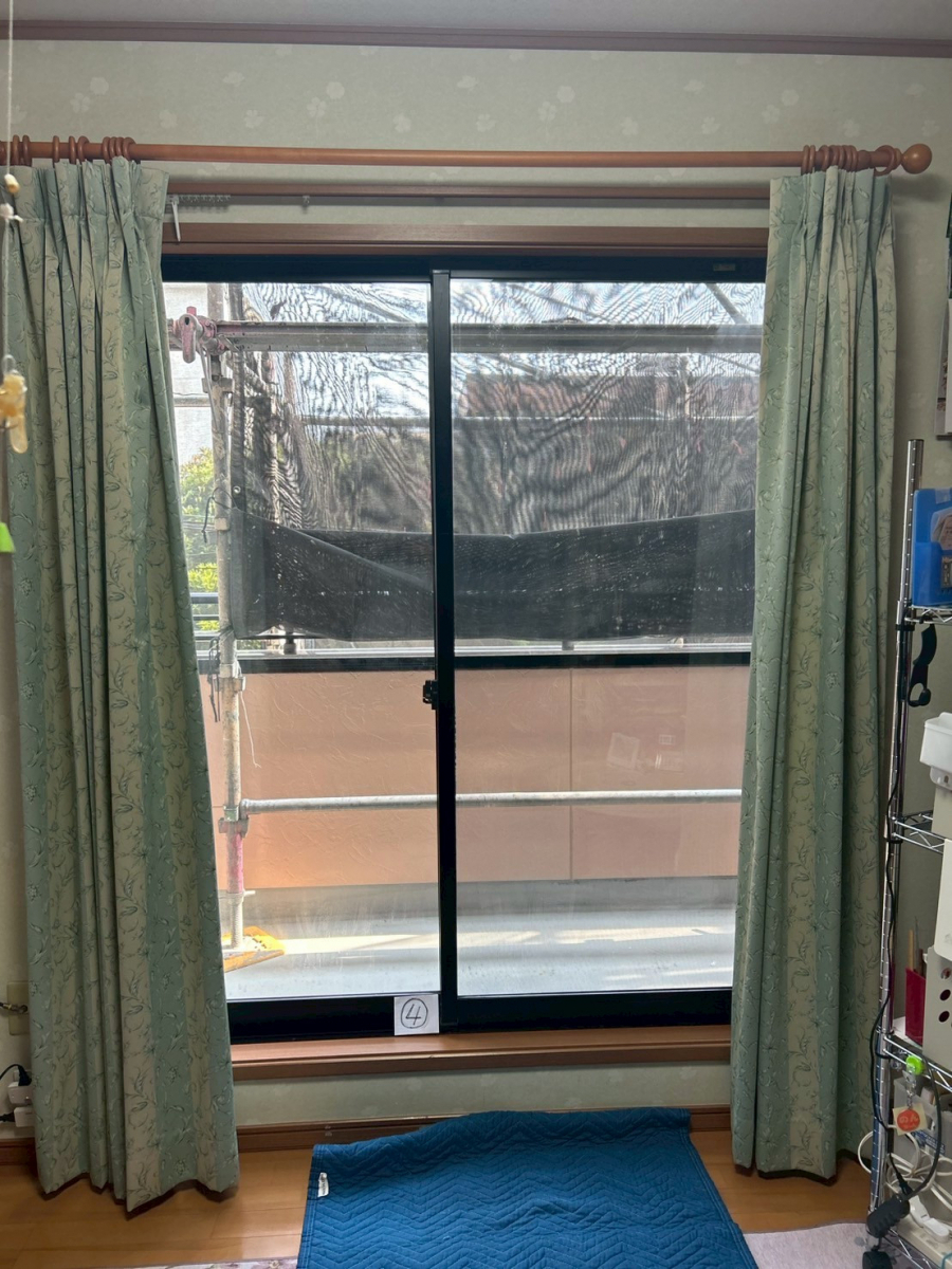 イワセトーヨー住器のさいたま市【補助金が使える今がおトク!】内窓取付工事の施工前の写真1