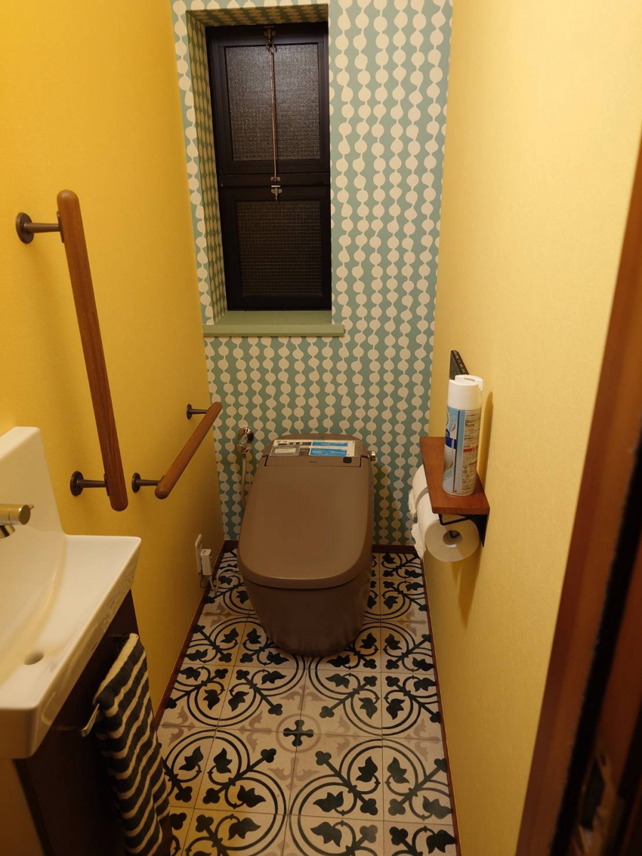 イワセトーヨー住器のスタッフご自宅編【色に一目ぼれ✨サティスG】トイレ交換工事の施工後の写真1