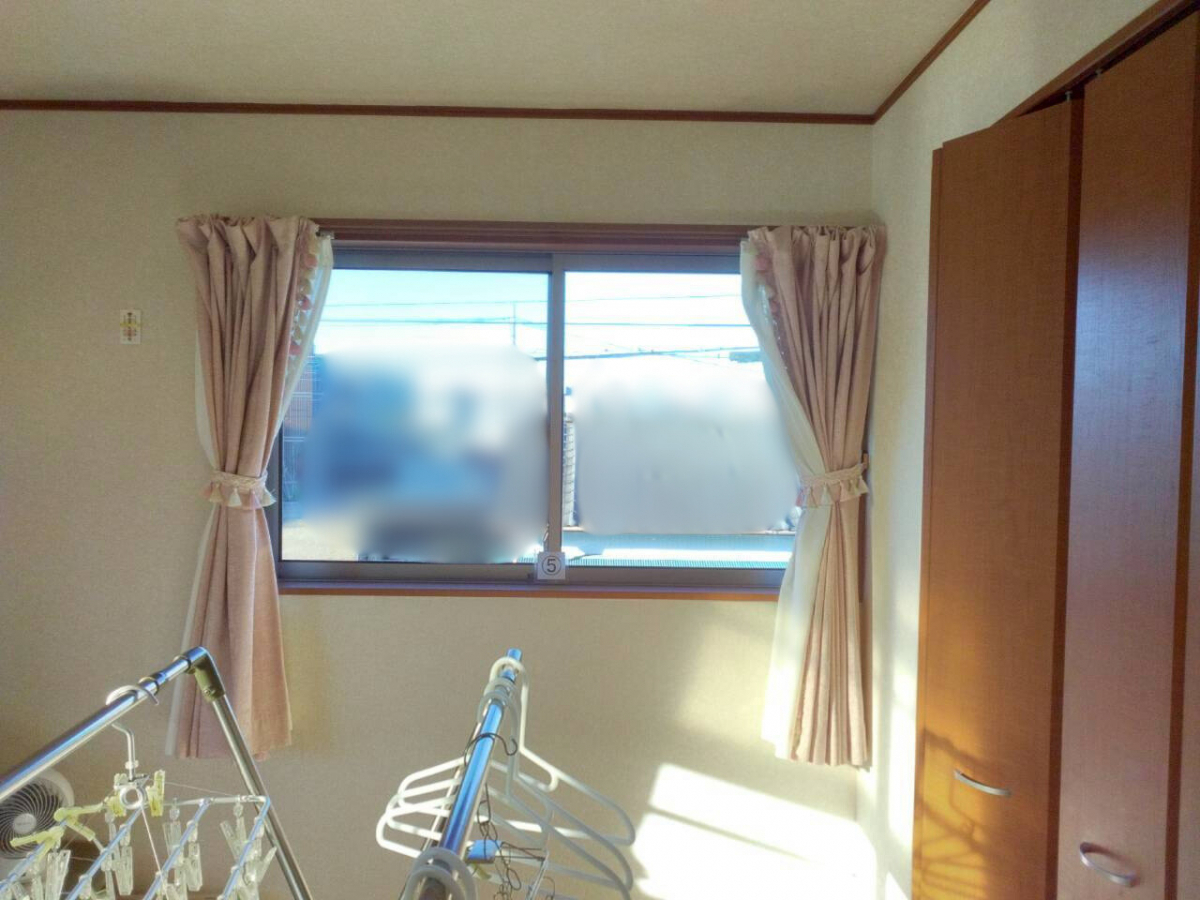 イワセトーヨー住器のさいたま市【断熱と遮熱が一緒に出来ちゃう🌞】内窓取付工事の施工前の写真1