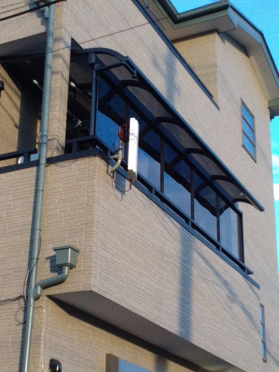 イワセトーヨー住器の戸田市【定番こそ最強！】バルコニーのテラス屋根取付工事の施工後の写真2