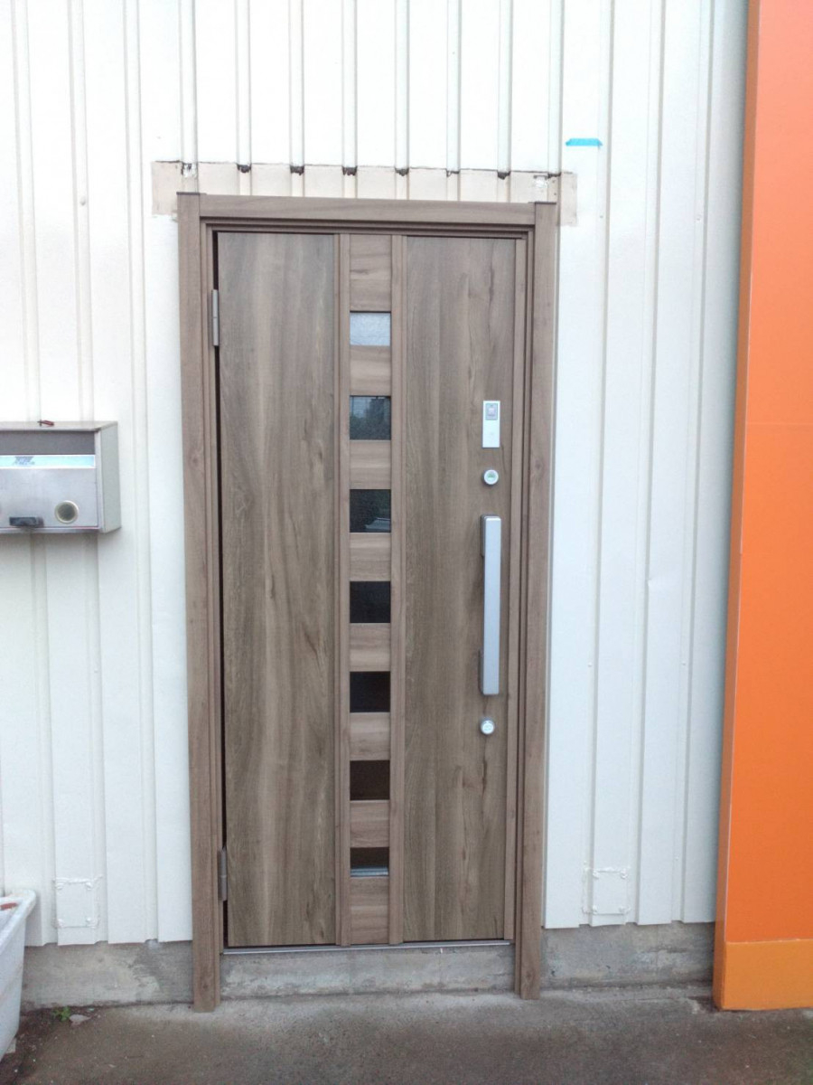 イワセトーヨー住器のイワセ事務所ドア交換しました🌞の施工後の写真1