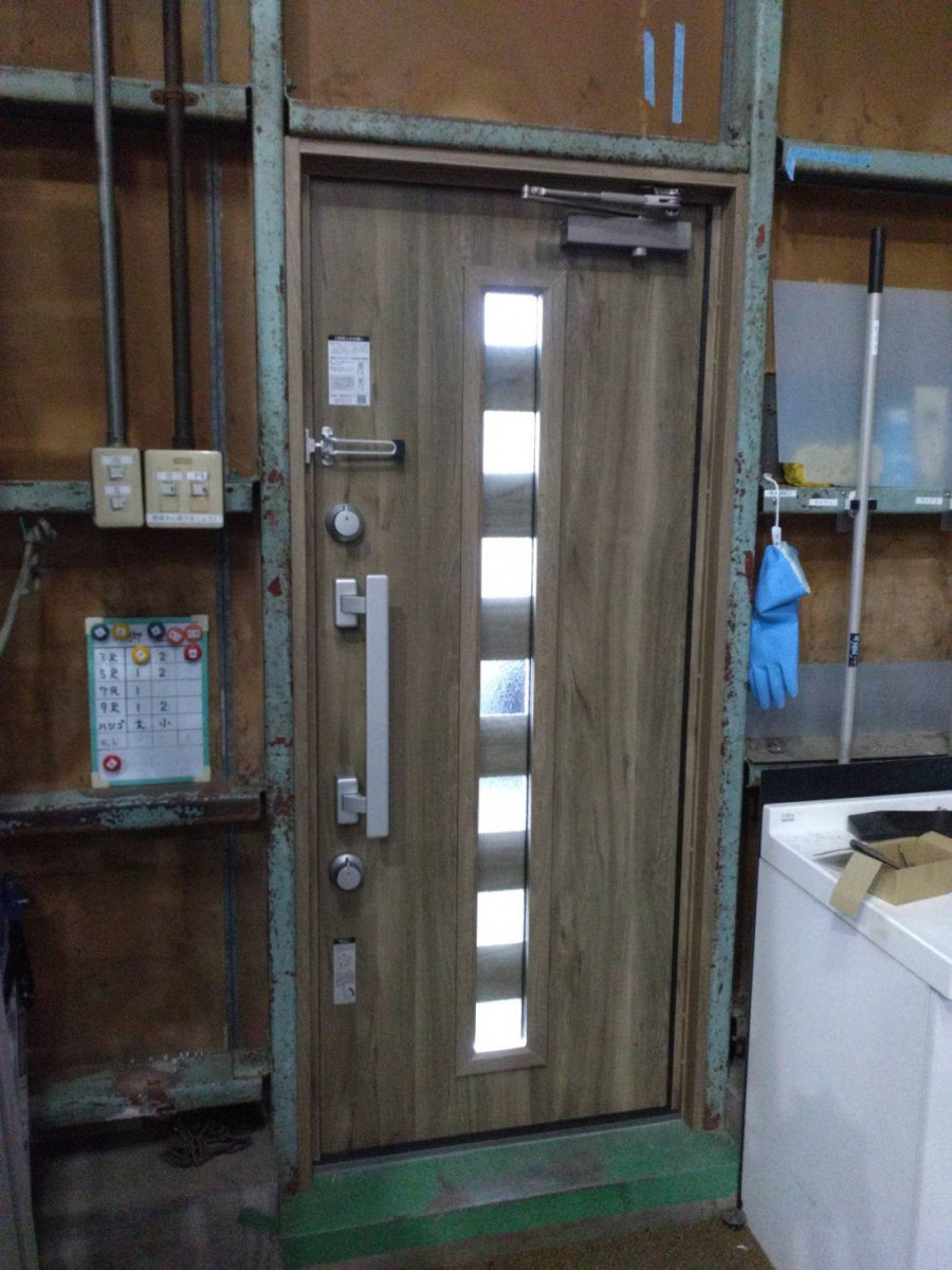 イワセトーヨー住器のイワセ事務所ドア交換しました🌞の施工後の写真2