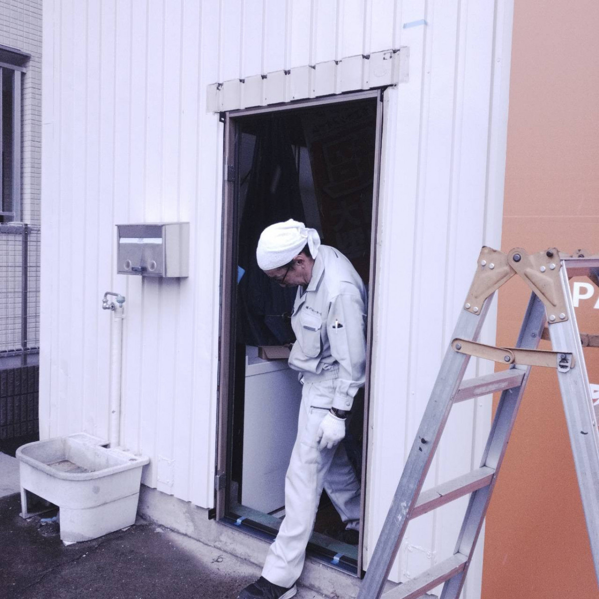 イワセトーヨー住器のイワセ事務所ドア交換しました🌞の施工後の写真3