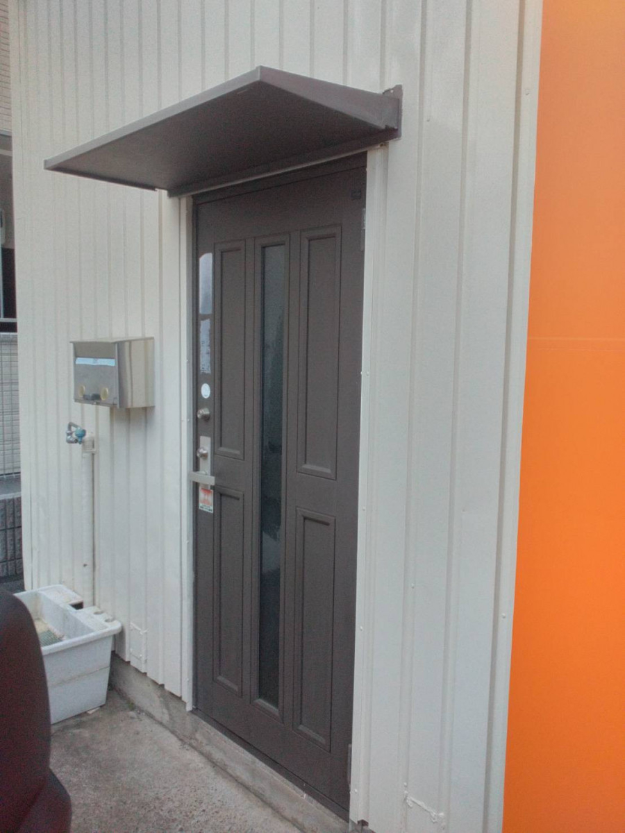 イワセトーヨー住器のイワセ事務所ドア交換しました🌞の施工前の写真1