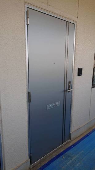 イワセトーヨー住器のマンションドアの本体交換をしました/戸田市施工事例写真1