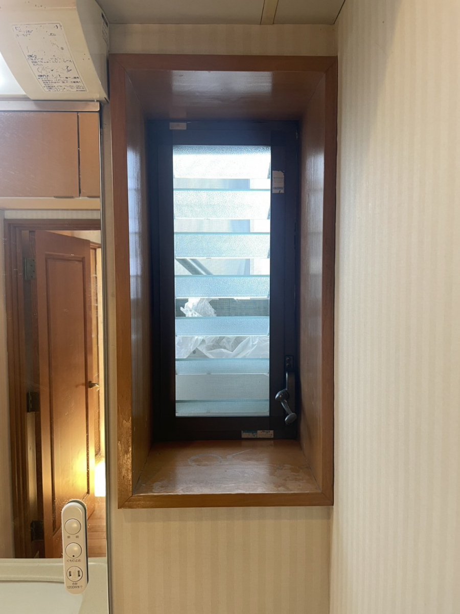 太陽トーヨーの海老名市 / 内窓取付工事 / インプラスの施工前の写真1