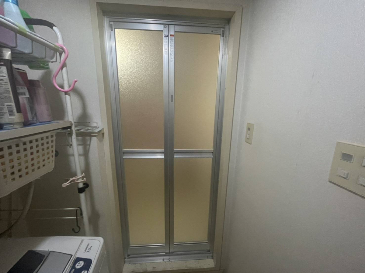太陽トーヨーの相模原市 / 浴室リフォーム / リシェント浴室中折れドアの施工後の写真1