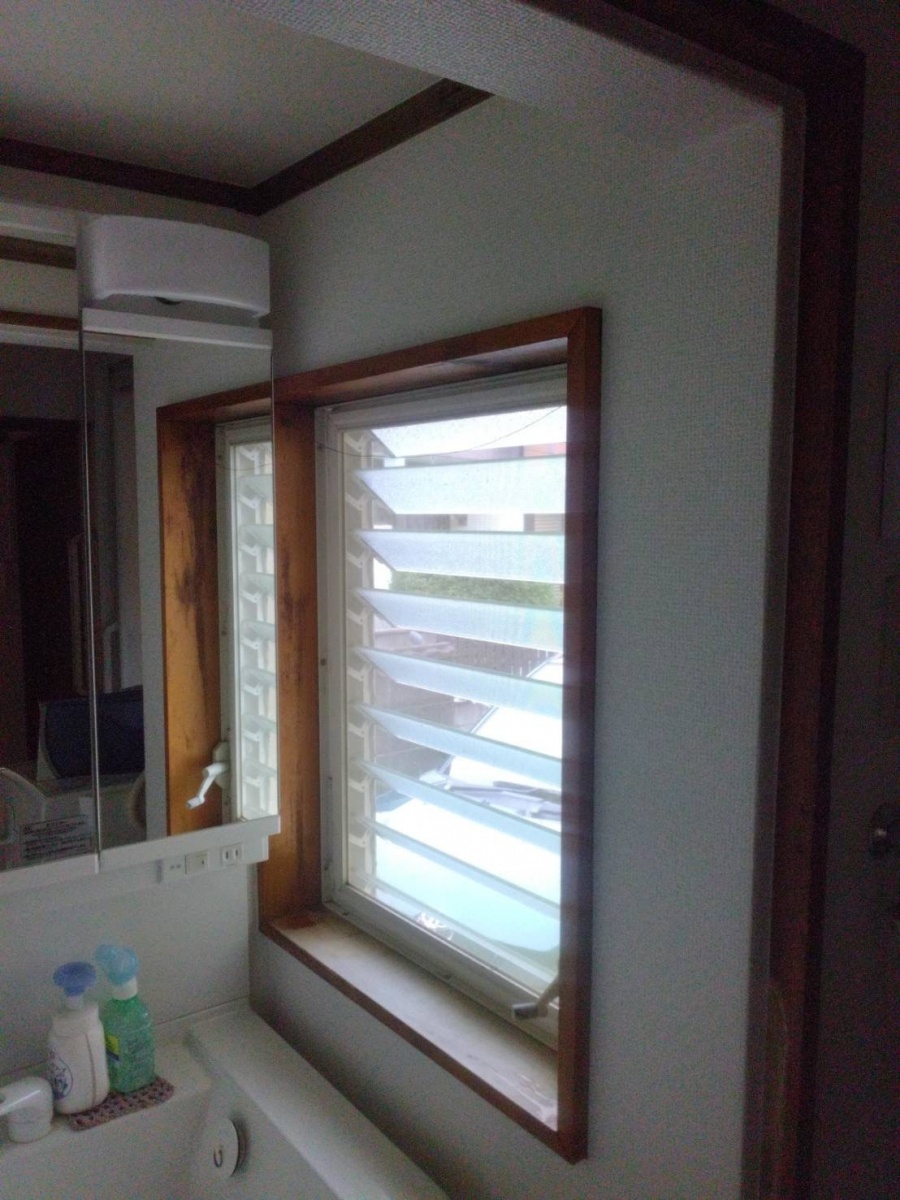 太陽トーヨーの町田市 / 内窓取付工事 / インプラスの施工前の写真3
