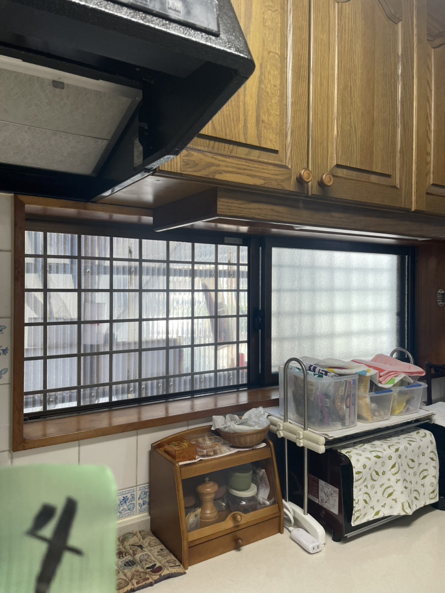 太陽トーヨーの綾瀬市 / 内窓取付工事 / インプラスの施工前の写真3