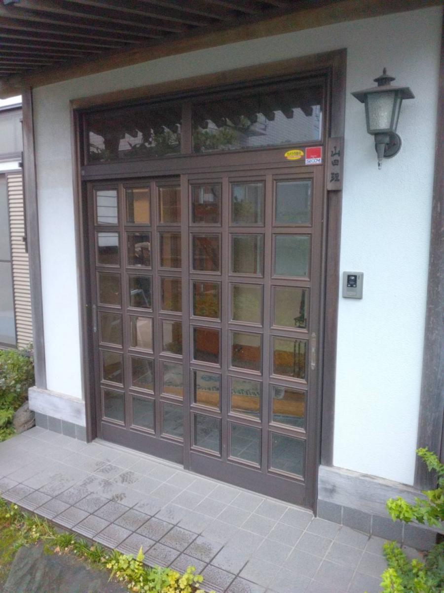 太陽トーヨーの座間市 / 玄関リフォーム / リシェントの施工前の写真1