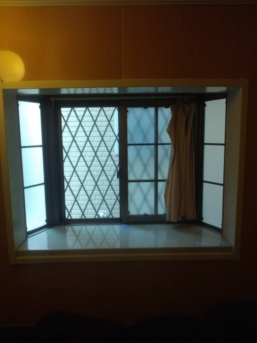 太陽トーヨーの座間市 / 内窓取付工事 / インプラスの施工前の写真1