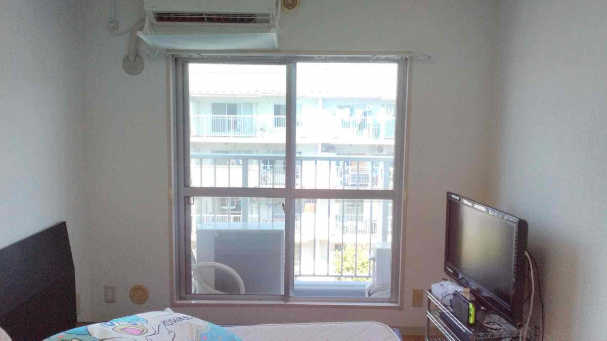 太陽トーヨーの相模原市 / 内窓取付工事 / インプラスの施工前の写真1