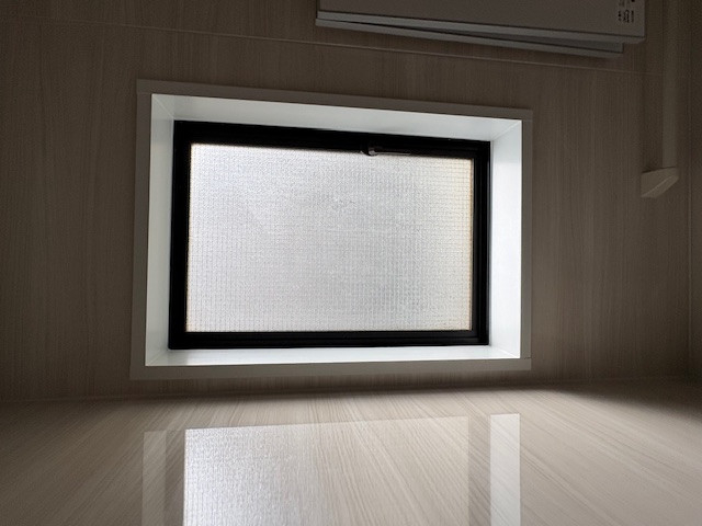 太陽トーヨーの【25/11/11】相模原市 / 内窓取付工事 / インプラスの施工前の写真1