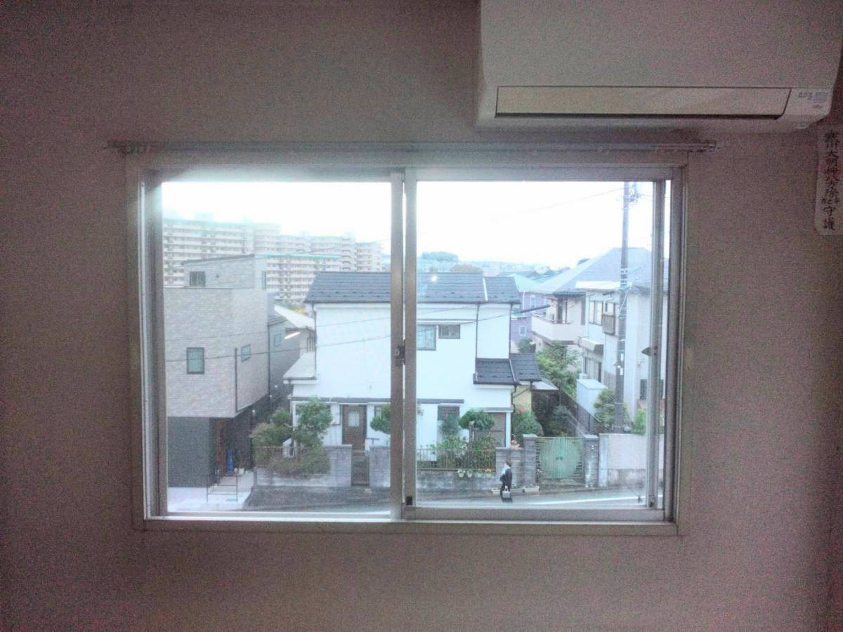 太陽トーヨーの【25/11/20】座間市 / 内窓取付工事 / インプラスの施工前の写真2