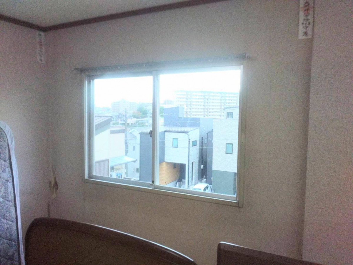 太陽トーヨーの【25/11/20】座間市 / 内窓取付工事 / インプラスの施工前の写真3