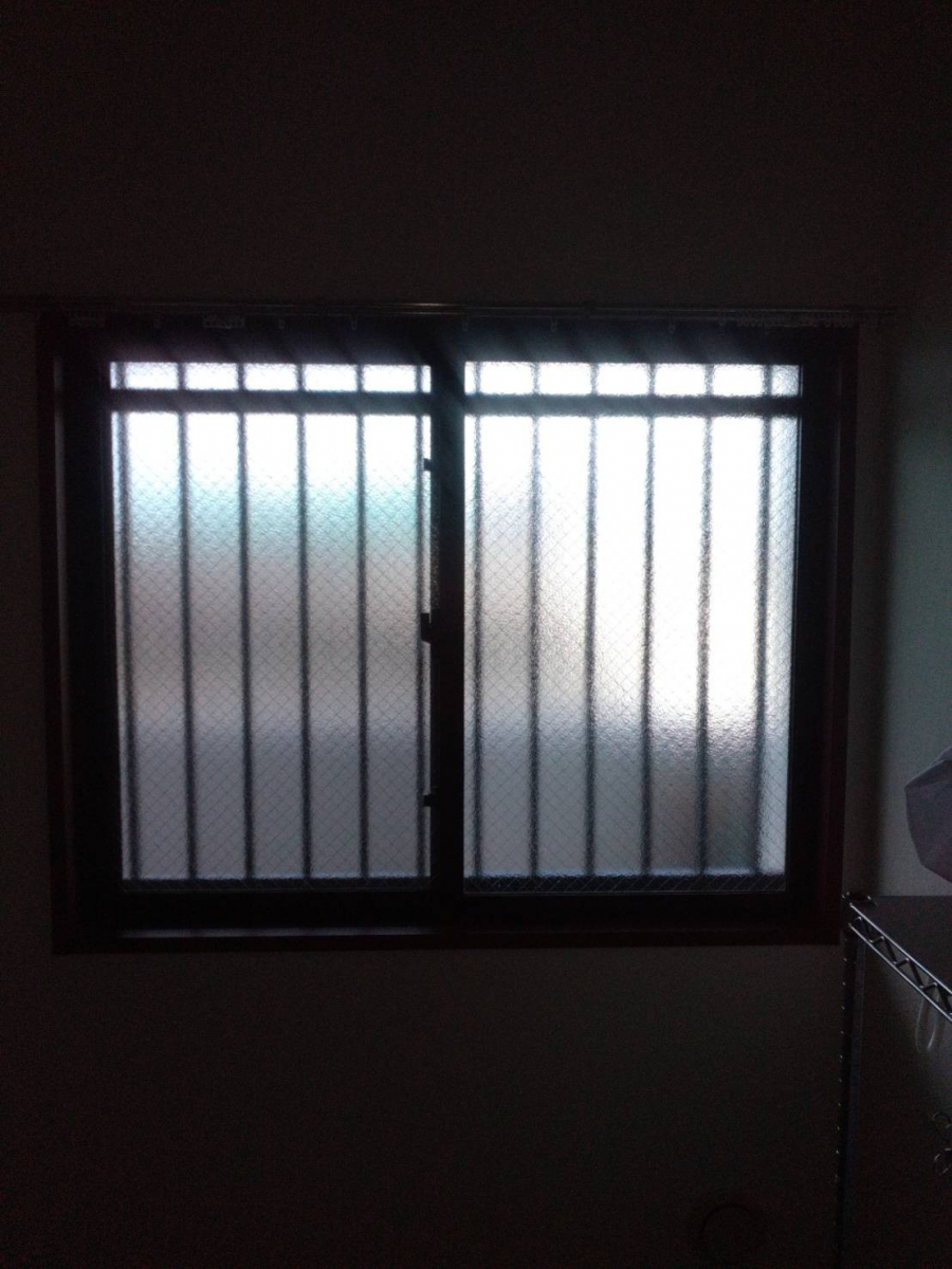 太陽トーヨーの【25/12/11】座間市 / 内窓取付工事 / インプラスの施工前の写真2
