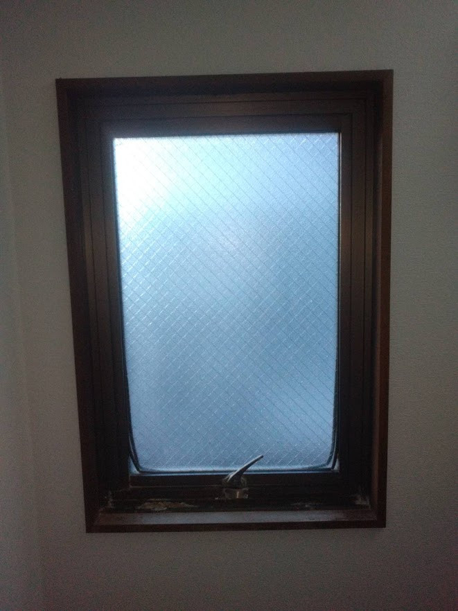 太陽トーヨーの【26/2/6】座間市 / 外窓交換工事 / リプラスの施工前の写真2